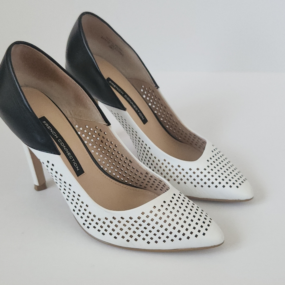 đ„SOLDđ„ French Connection Pumps - Picture 8 of 11